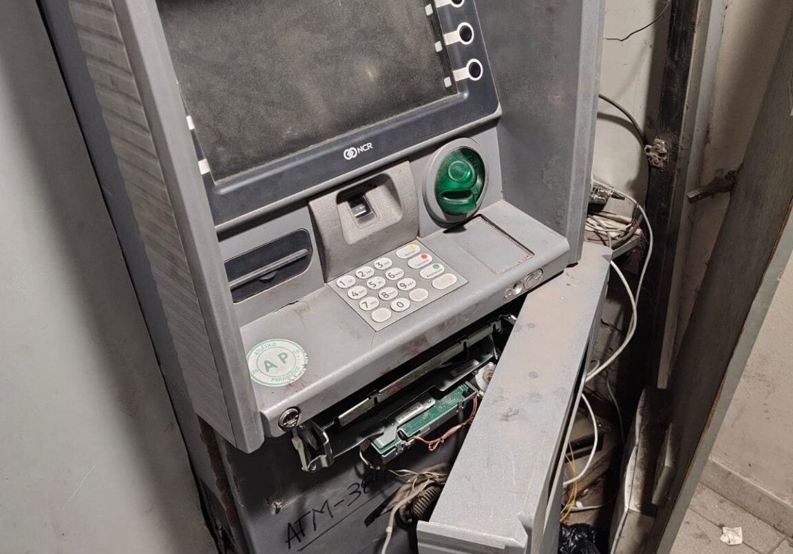 Detuvieron a una pareja que intentó robar en un cajero automático | Policiales