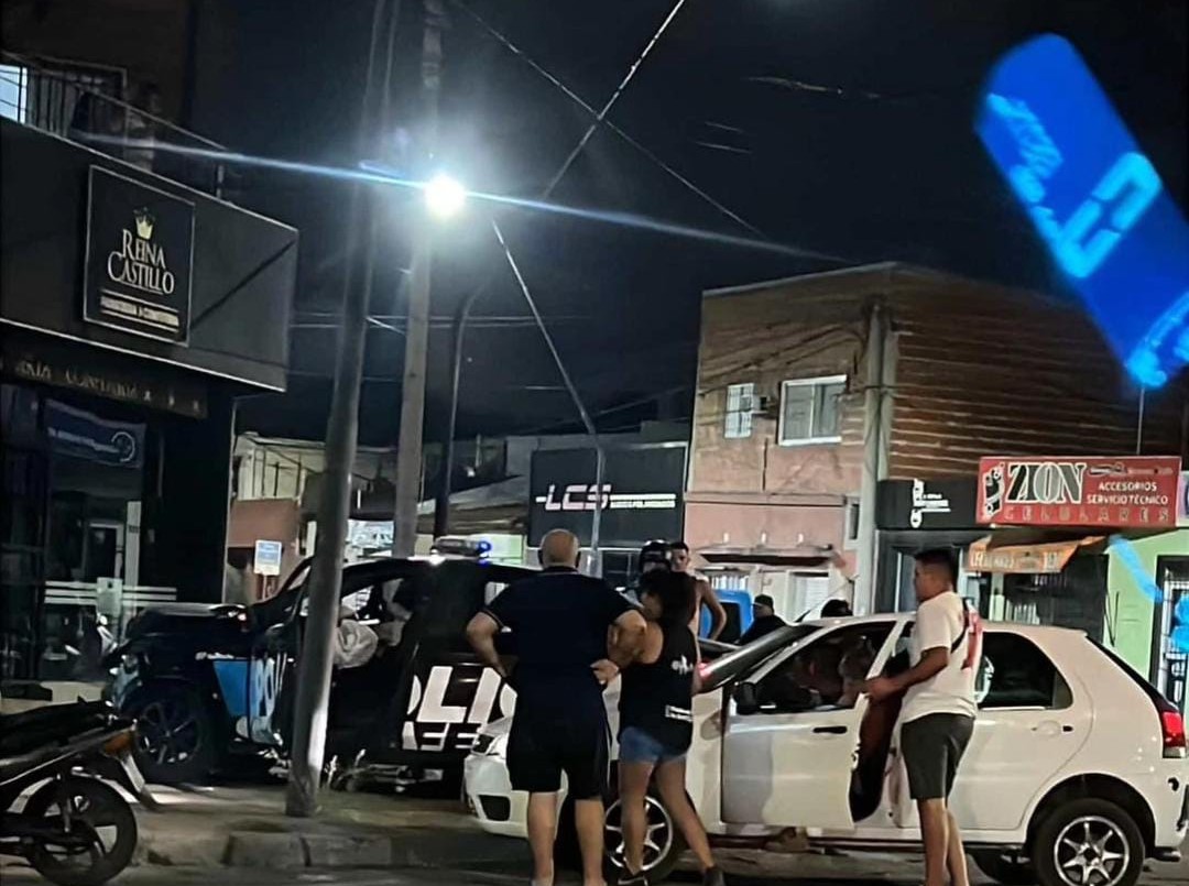 Otra madrugada violenta en barrio Las Flores: resistencia a la autoridad en un operativo | Policiales