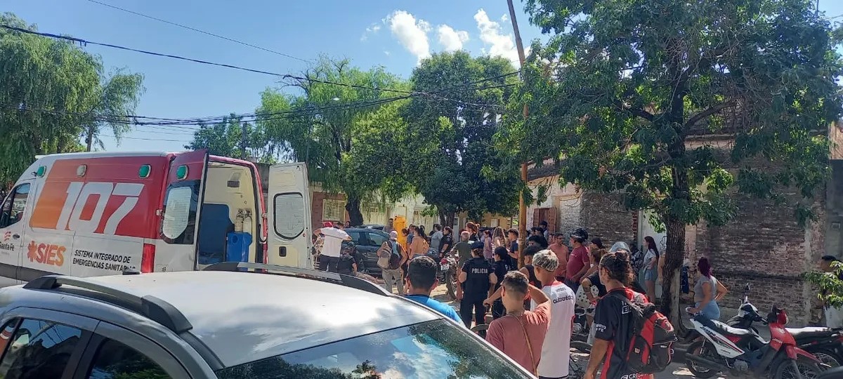 Barrio Roma: murió una mujer tras un choque entre un auto y una moto | Noticias