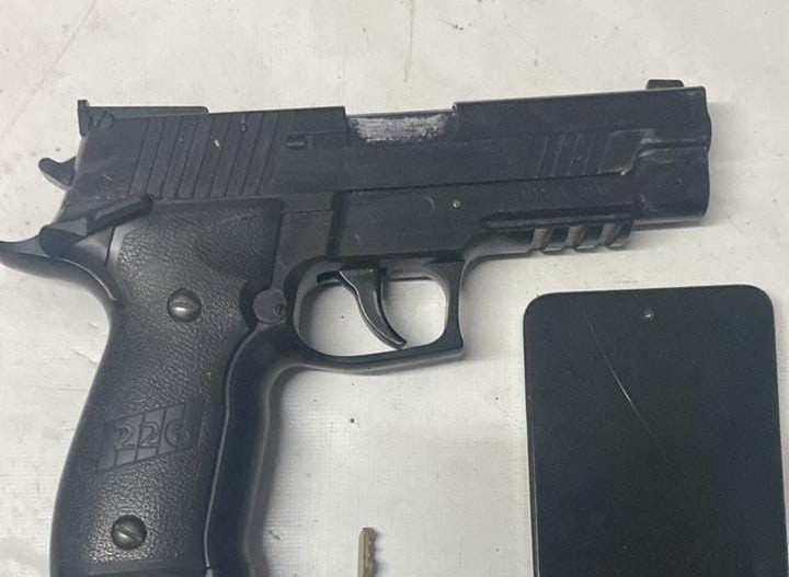 Se hacía pasar por policía y amenazaba a vecinos: quedó detenido en Sauce Viejo | Policiales