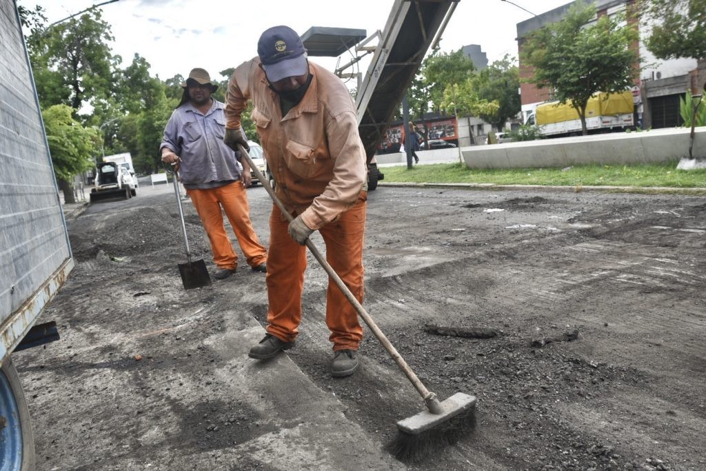 Siguen los trabajos de bacheo en el centro: Mirá los cortes y desvíos de colectivos | Información General