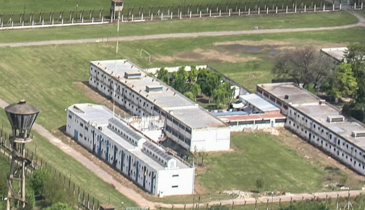 Detuvieron a una mujer que intentó ingresar droga a la cárcel de Las Flores | Policiales