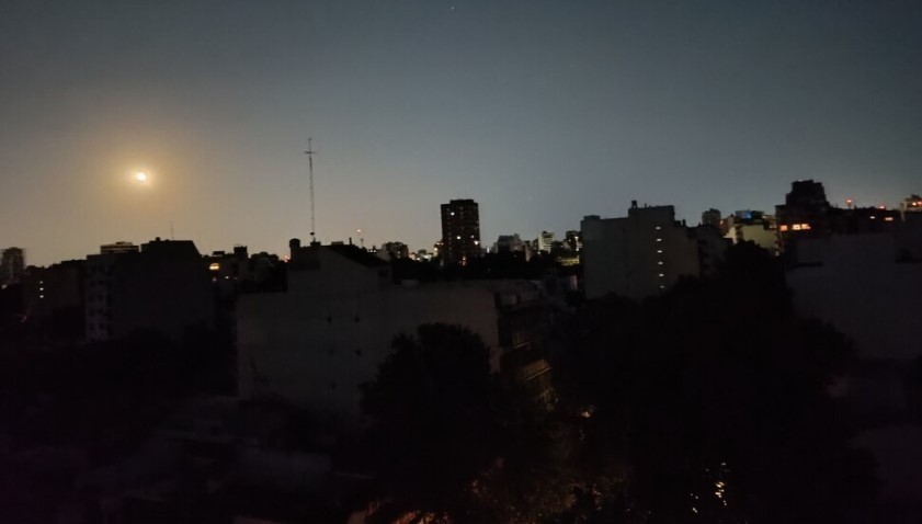 Colapsó la red eléctrica del AMBA: miles de usuarios sin suministro durante la madrugada de calor extremo | Nacionales