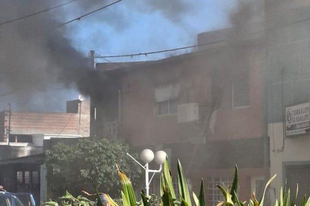 Dos personas fueron hospitalizadas por un incendio en su vivienda en Santa Fe | Noticias