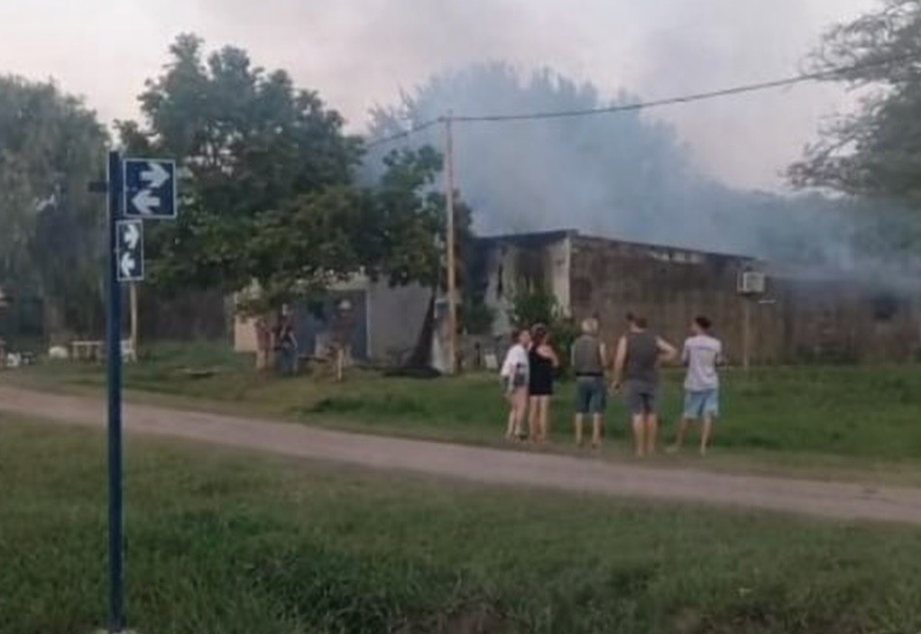 Bomberos lograron sofocar un incendio de proporciones en Constituyentes | Noticias