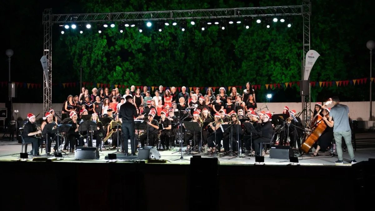 Santa Fe Canta la Navidad se presentará este martes tras la suspensión por lluvia | Información General