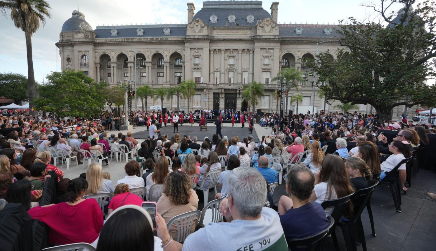 El Gobernador Pullaro instó a “construir desde Santa Fe un país justo y solidario” | Noticias