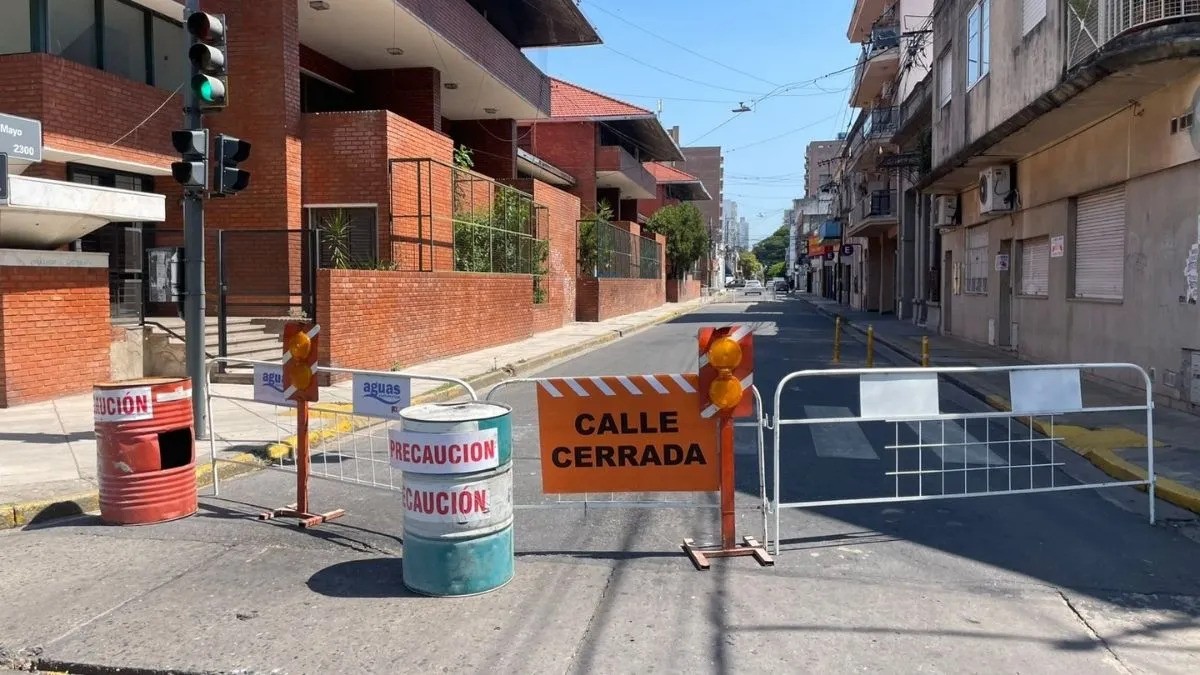 Corte total de tránsito en 1° de Mayo por un hundimiento en la calzada | Noticias