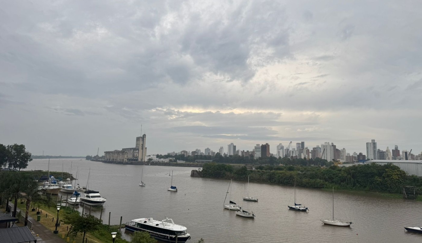 Viernes gris, con lluvia y fuerte descenso de la temperatura | Información General