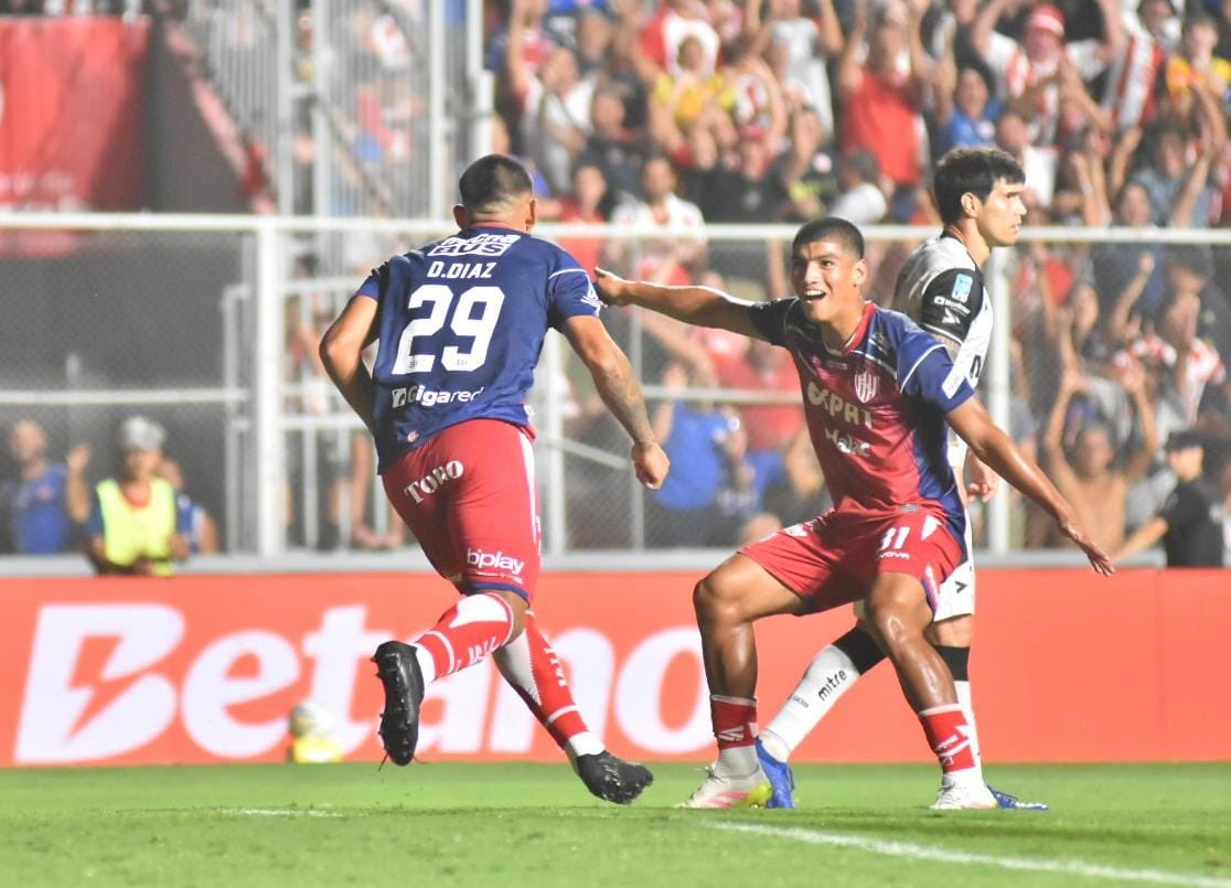 Unión no tuvo piedad del Lobo: lo goleó 4 a 0 con gran actuación | Deportes