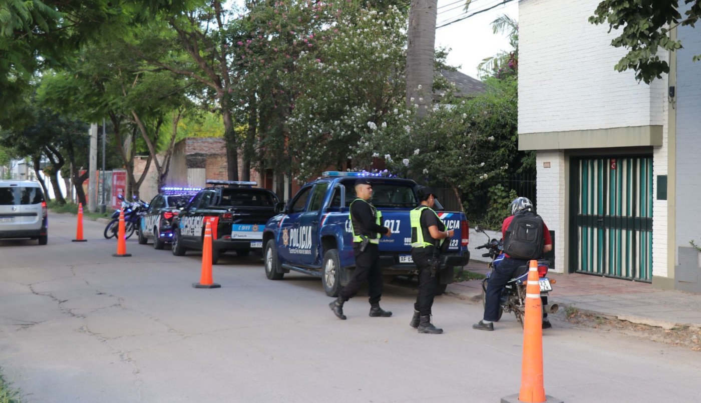 La Policía intensifica controles de vehículos e identificaciones en la ciudad de Santa Fe | Información General