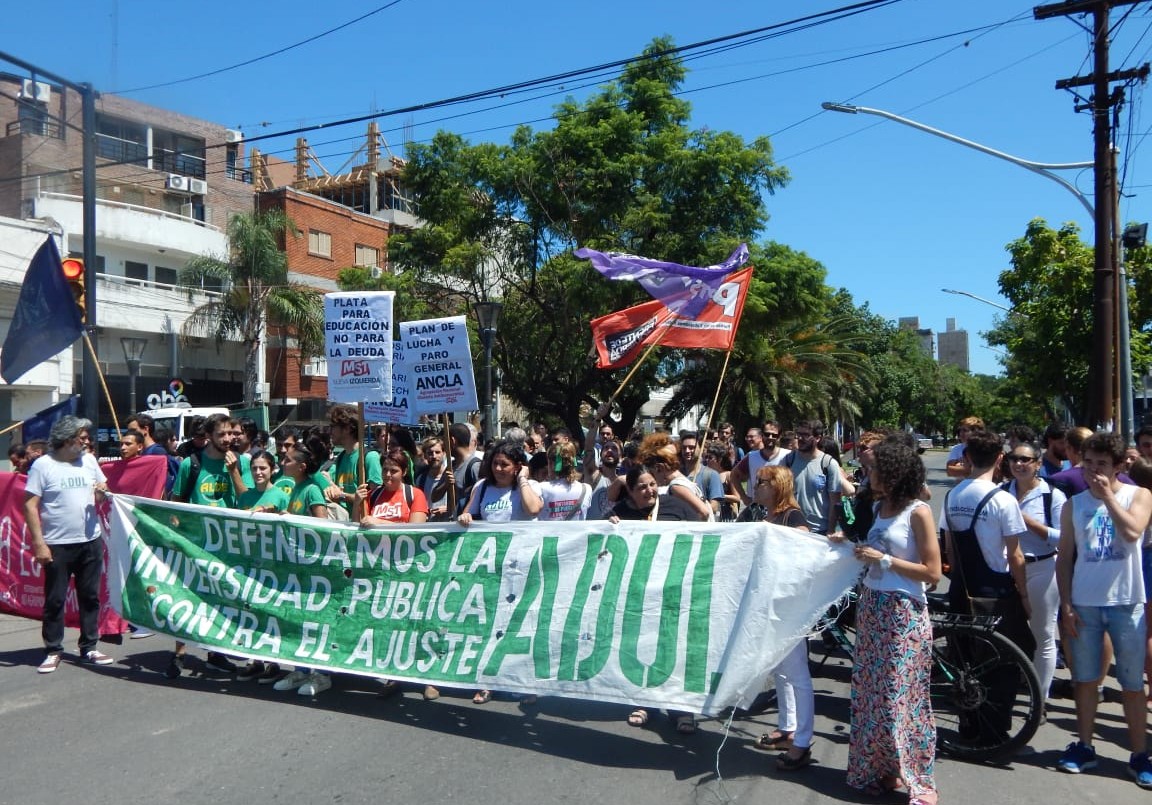 Docentes universitarios llevan adelante una semana de paro en Santa Fe | Información General