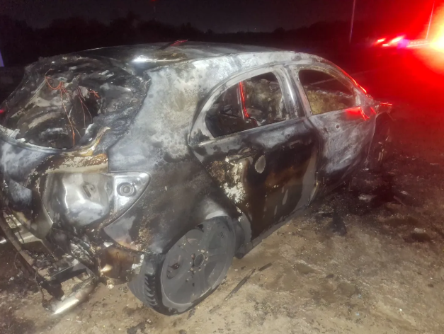 Se incendió un auto en Circunvalación Oeste durante la madrugada | Policiales