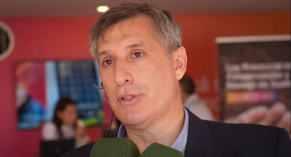 Pablo Olivares anunció un plan de desendeudamiento para empleados públicos de Santa Fe | Información General