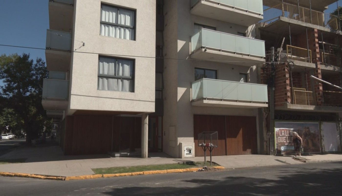 Ingresaron a diferentes departamentos de un edificio del macrocentro de la ciudad | Policiales