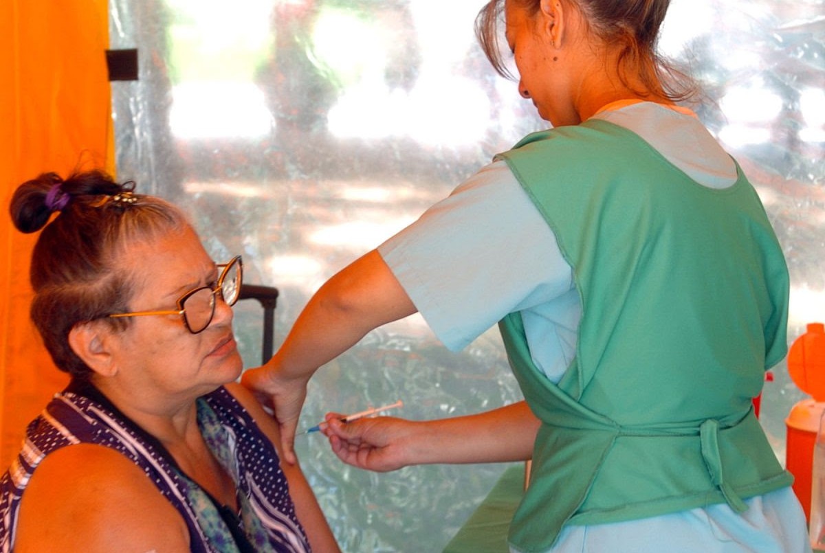 Se retoma la vacunación en la Plaza del Rosario | Salud
