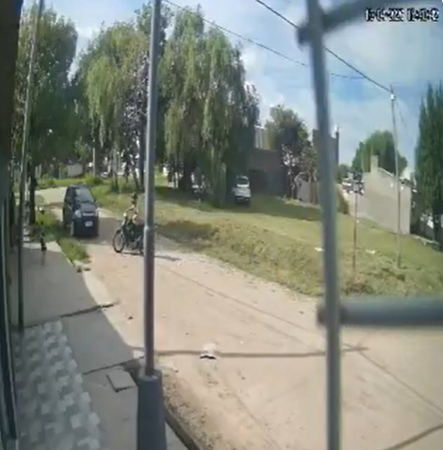 Vecinos persiguieron a un delincuente que intentó asaltar a una mujer | Policiales