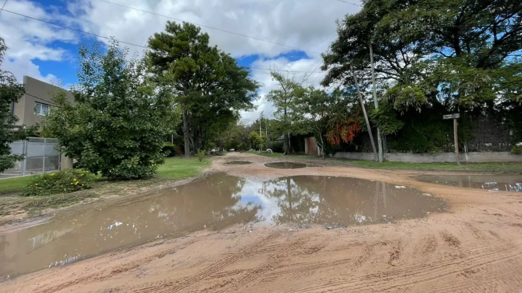 Villa California: anegamientos complican el tránsito pese a la mejora del clima | Información General