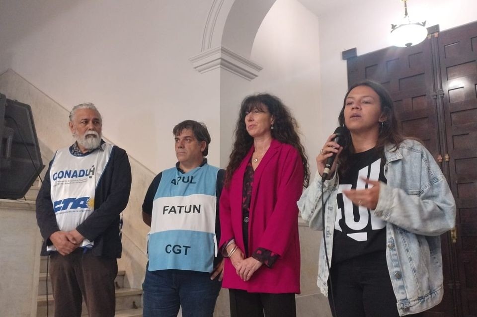 Abrazo simbólico en la UNL y reclamo por financiamiento: anuncian una nueva marcha | Información General