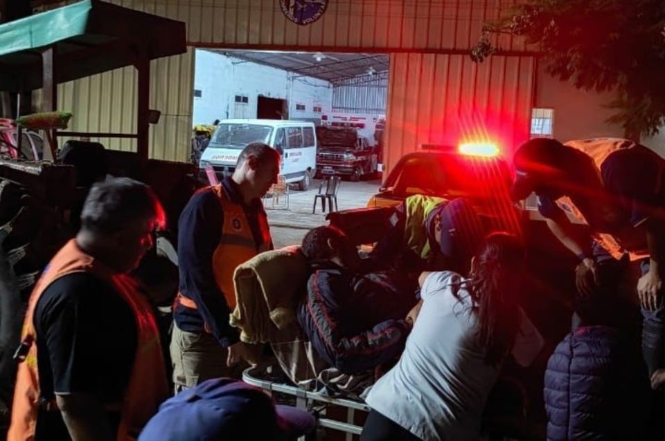 Rescataron a un hombre enfermo aislado por inundaciones en Villa Minetti | Información General