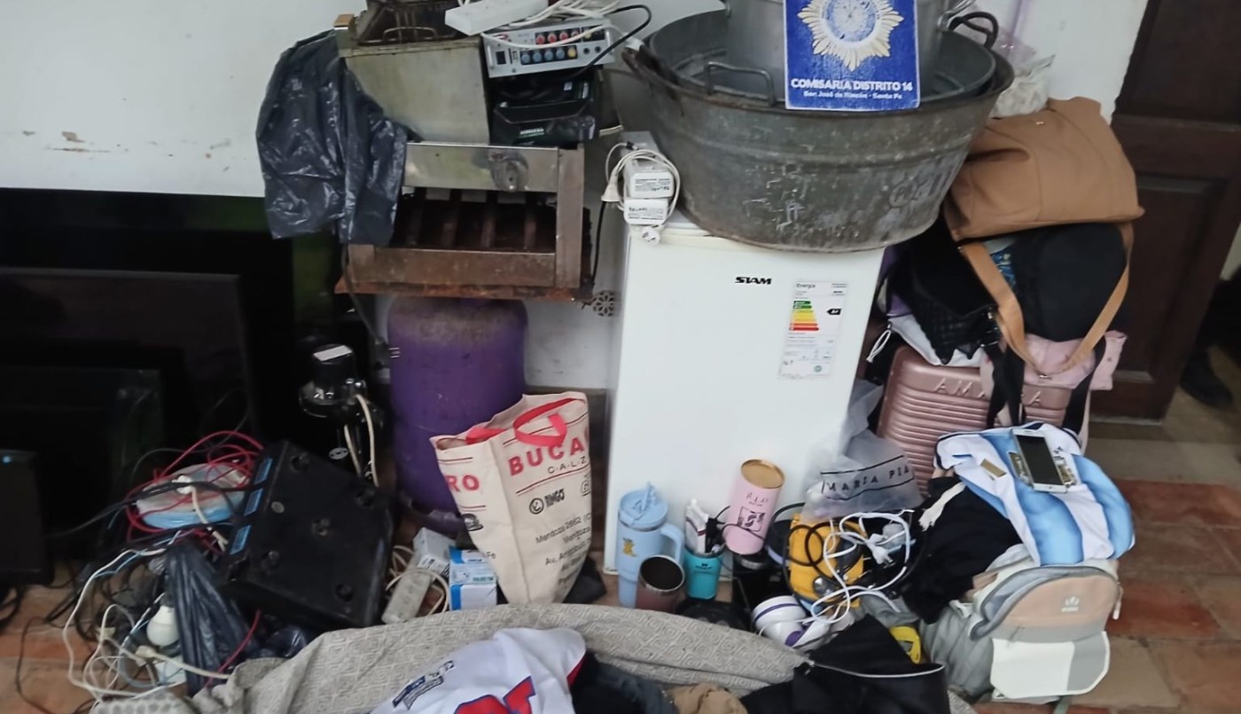 Detuvieron a una pareja tras robar en una casa de San José del Rincón | Policiales