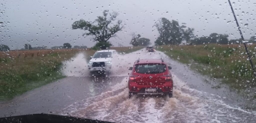 Tras las lluvias, varias rutas de la provincia presentan cortes por presencia de agua en la calzada | Noticias