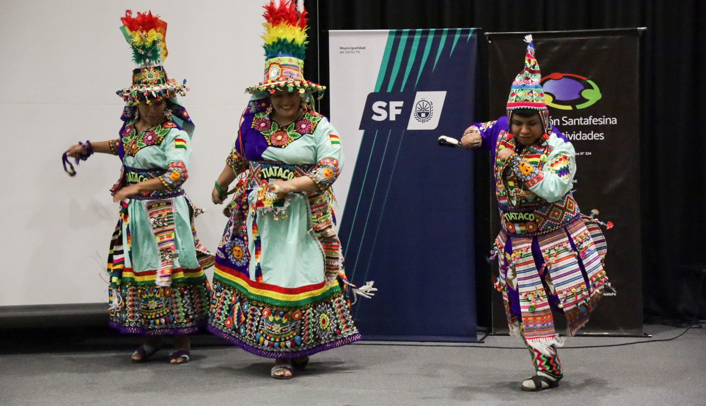 Dio inicio el 9° Encuentro Nacional de Dirigentes de Colectividades en Santa Fe | Noticias