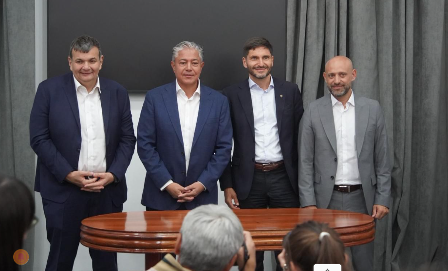 Pullaro firmó un acuerdo en Vaca Muerta para sumar empresas santafesinas a la cadena petrolera y gasífera | Información General