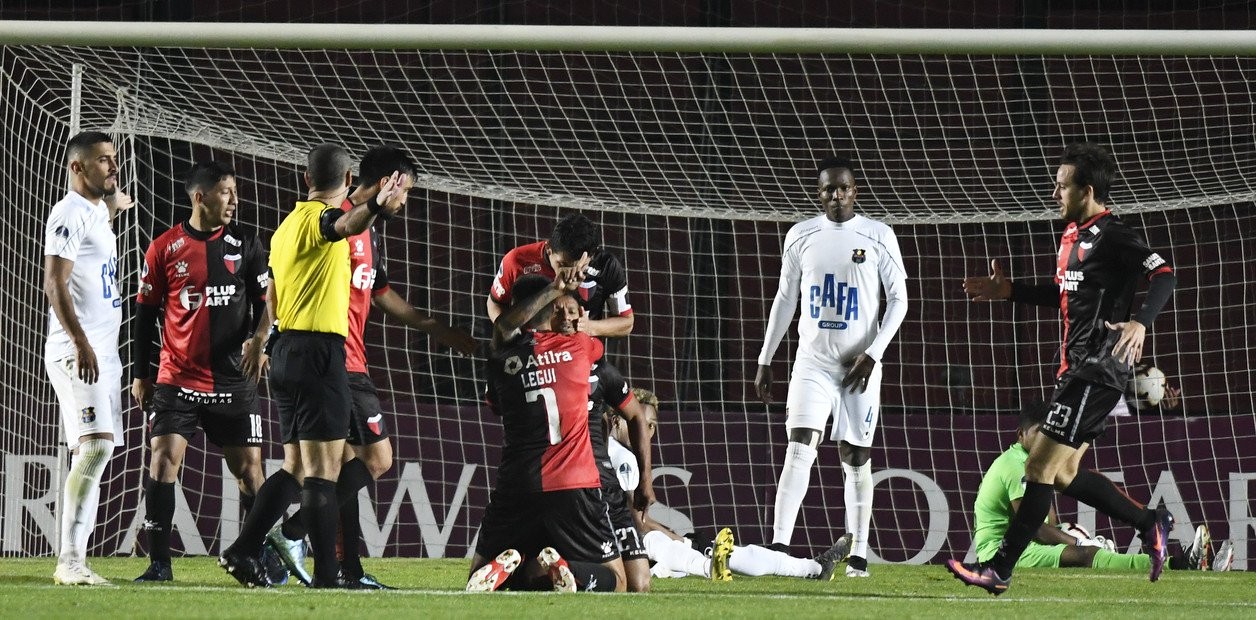 Colón se despertó en el segundo tiempo, goleó y está en semifinales de la Copa | Deportes