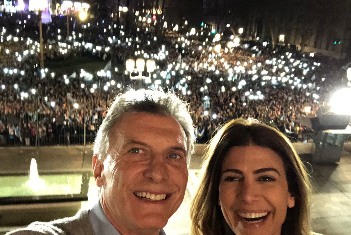 Mauricio Macri emocionado desde la Casa Rosada: "No podemos abandonar" | Noticias