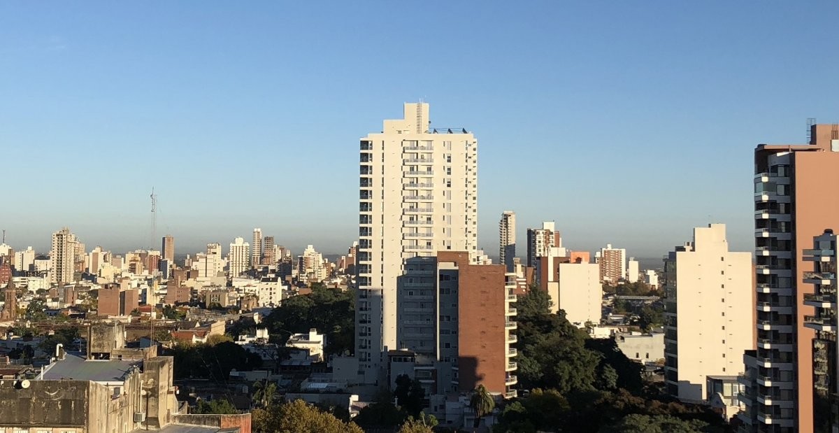 Cielo despejado y temperatura superior a 30 grados en Santa Fe | Información General