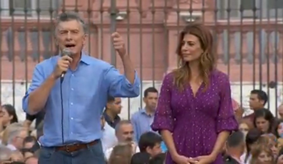 Mauricio Macri se despidió en Plaza de Mayo: "Vamos a ser una oposición constructiva y no destructiva" | Noticias