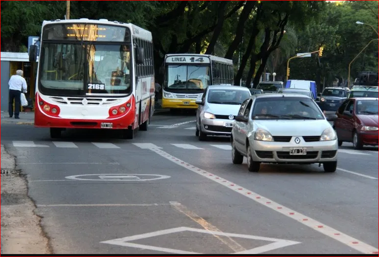 Proponen limitar el horario del carril exclusivo de Avenida Rivadavia | Noticias
