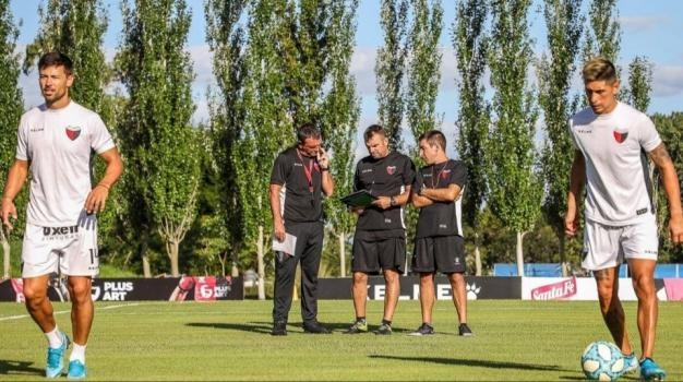 Colón: Se lesionó el defensor Rafael García y no viajará a Córdoba | Deportes