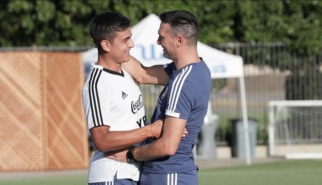 Autoridades sanitarias cuestionan a Scaloni por convocar a futbolistas que juegan en Italia | Deportes