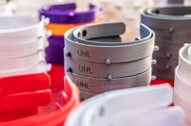 La UNL comenzó a entregar protectores faciales a hospitales y sanatorios Santa Fe y Esperanza | Noticias