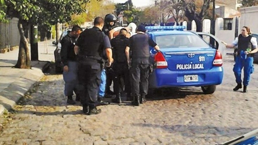 En pleno aislamiento, circulaban en un auto robado con patentes, documentación y grabado de autopartes adulterados | Nacionales