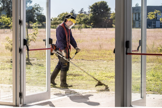 La UNL realiza desmalezamiento y desinfección en Ciudad Universitaria | Noticias