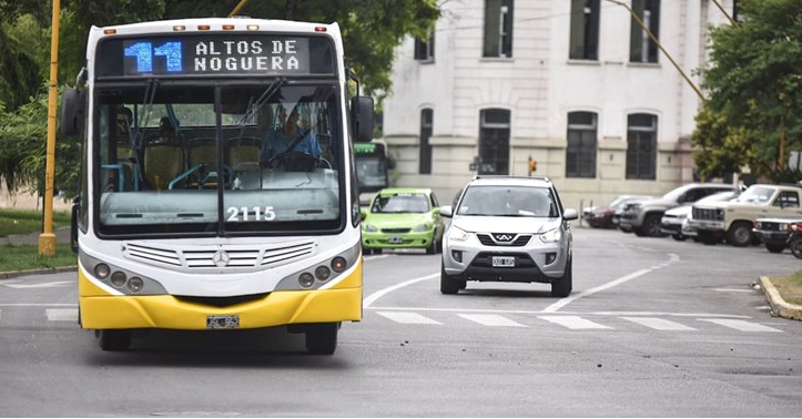 Las líneas de colectivos siguen funcionando con la frecuencia reducida | Noticias