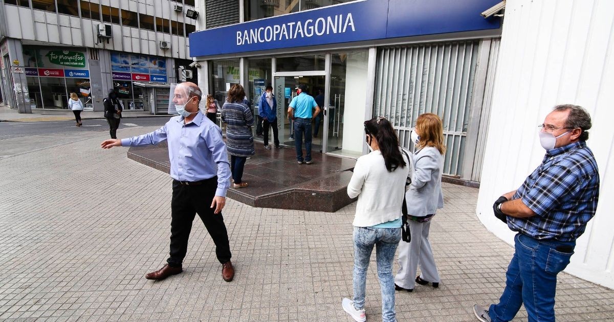 Autorizan la atención al público de entidades financieras en Rosario | Noticias