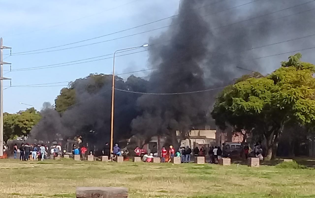 Protesta con corte de tránsito en Aristóbulo del Valle y Larrea | Noticias