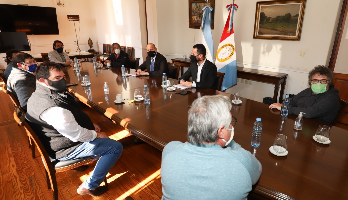 Reuniones de trabajo de Perotti con autoridades de AFA, Fececo y Sindicatos de Aceiteros | Noticias