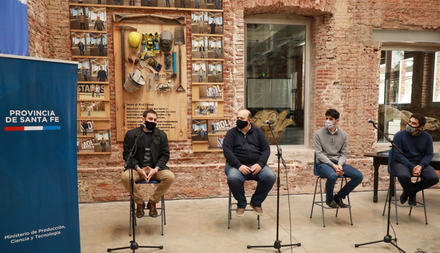 Entrega de créditos del Fondo de Asistencia Financiera a MiPyMEs del departamento La Capital | Noticias