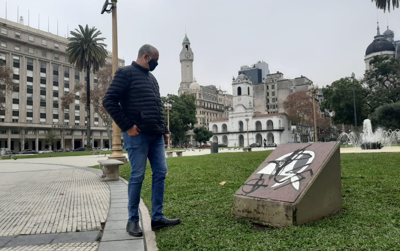Repudian vandalización de pañuelos de las Madres de Plaza de Mayo | Nacionales