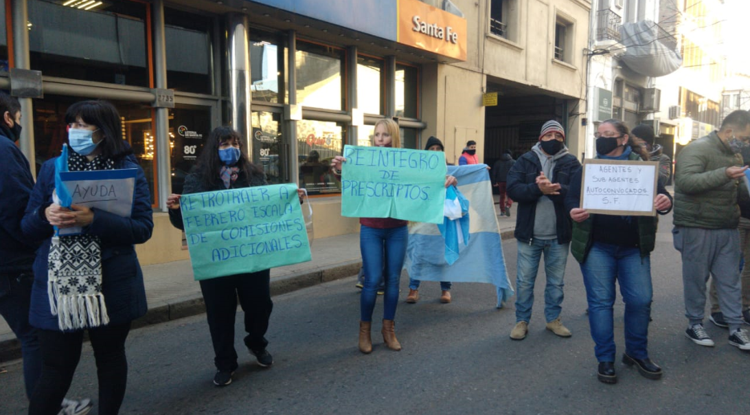 Protesta de agencieros de quinielas frente a la Lotería de Santa Fe | Noticias