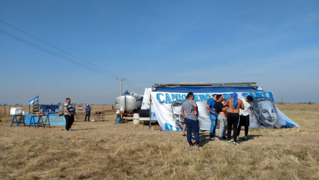 Camioneros se manifiestan por la "discriminación" en Santiago del Estero | Noticias