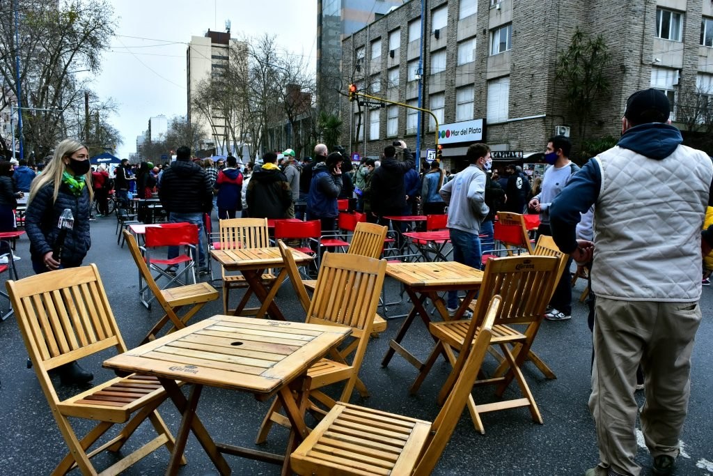 Mar del Plata arranca hoy "prueba piloto" con bares de 7 a 19 | Nacionales