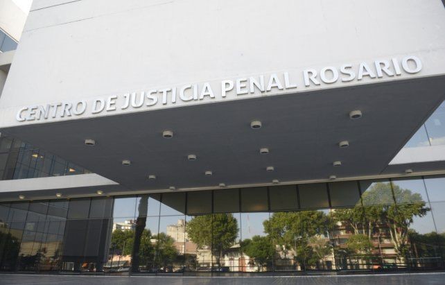 Separan a 30 personas por un caso positivo de coronavirus en una Fiscalía de Rosario | Noticias