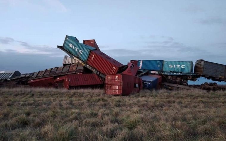 Descarrilaron 24 vagones de un tren que venía de Neuquén hacia Bahía Blanca | Nacionales
