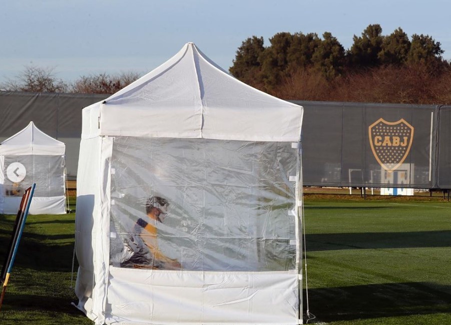 Barbijos y carpas sanitarias en el primer entrenamiento de Boca | Deportes